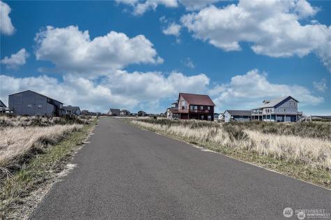 1454 Storm King Avenue Ocean Shores WA 98569