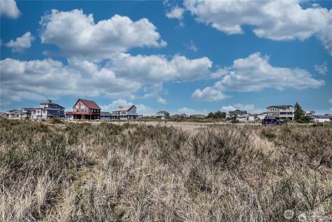 1454 Storm King Avenue Ocean Shores WA 98569