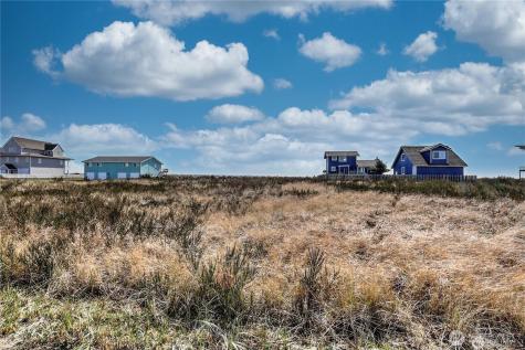 1454 Storm King Avenue Ocean Shores WA 98569