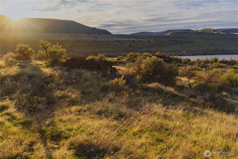 375 Ravenwing Lane Malaga WA 98828