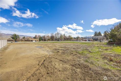 1808 North Road Wenatchee WA 98801