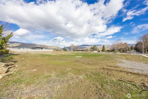 1808 North Road Wenatchee WA 98801