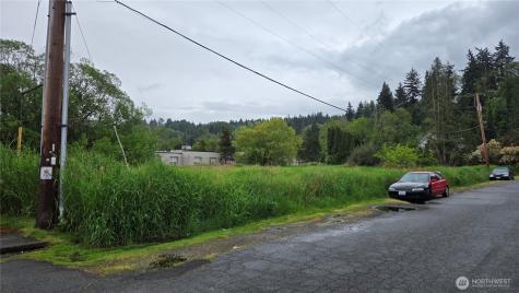1215 9th Street SE Puyallup WA 98372