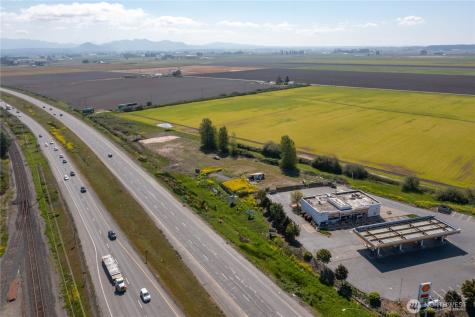 1377 Laconner Whitney Road Mount Vernon WA 98273