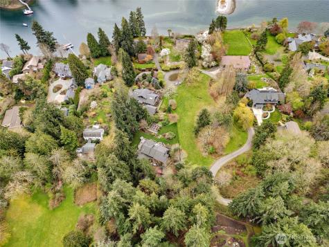 9190 Fox Cove Lane NE Bainbridge Island WA 98110