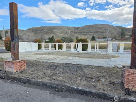 11 Appleway Okanogan WA 98840