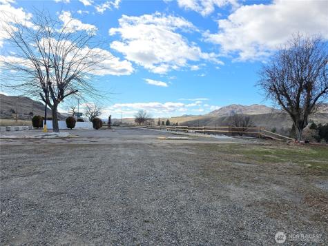 11 Appleway Okanogan WA 98840