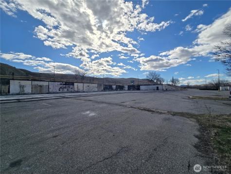 11 Appleway Okanogan WA 98840