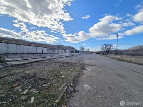 11 Appleway Okanogan WA 98840