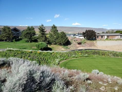 844 N Manchester Place East Wenatchee WA 98802