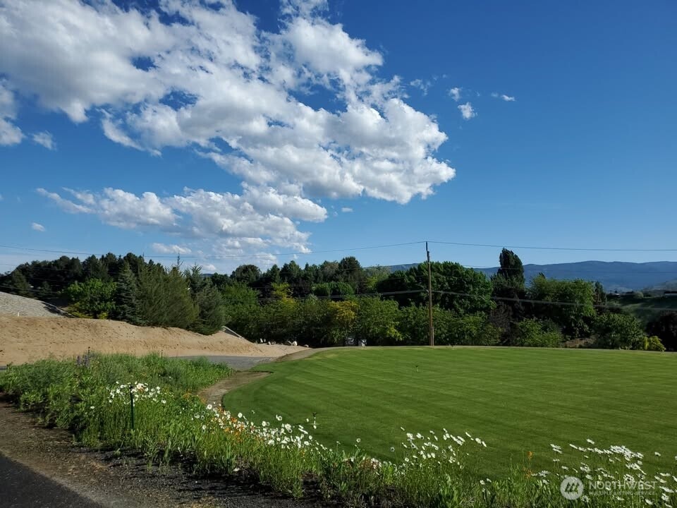 844 N Manchester Place East Wenatchee WA 98802