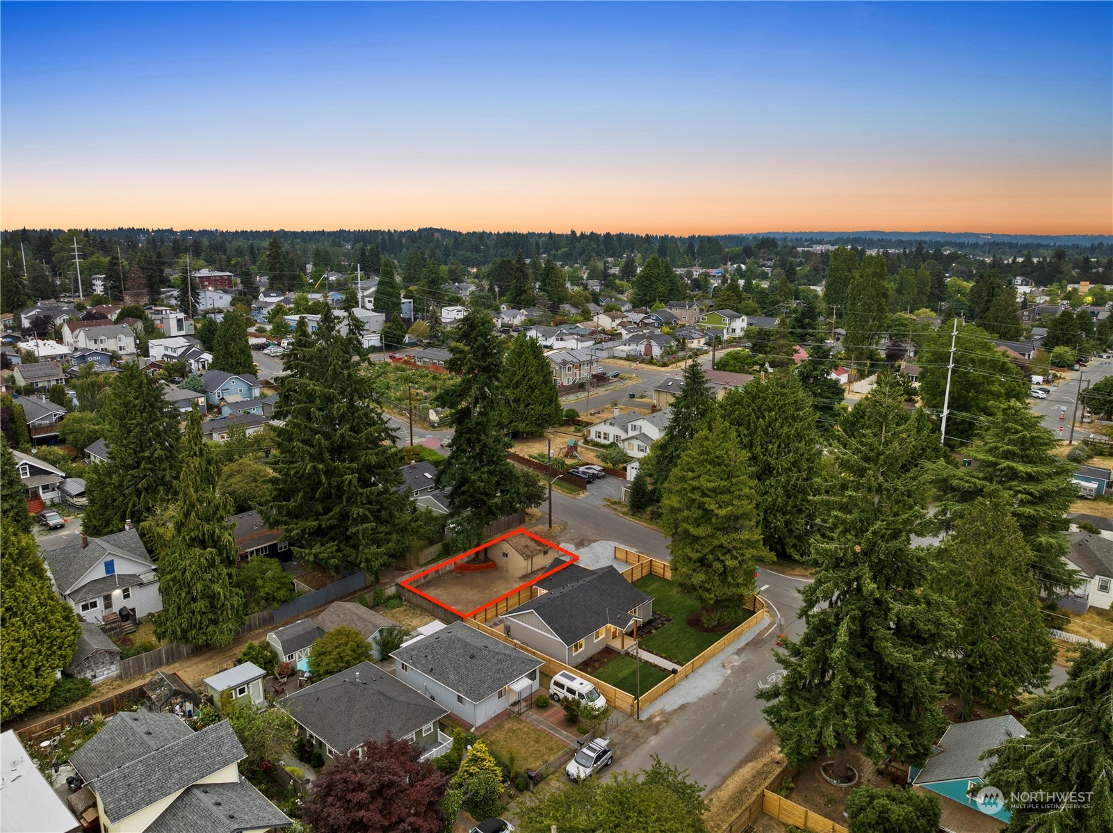 526 N 100th Street Seattle WA 98133