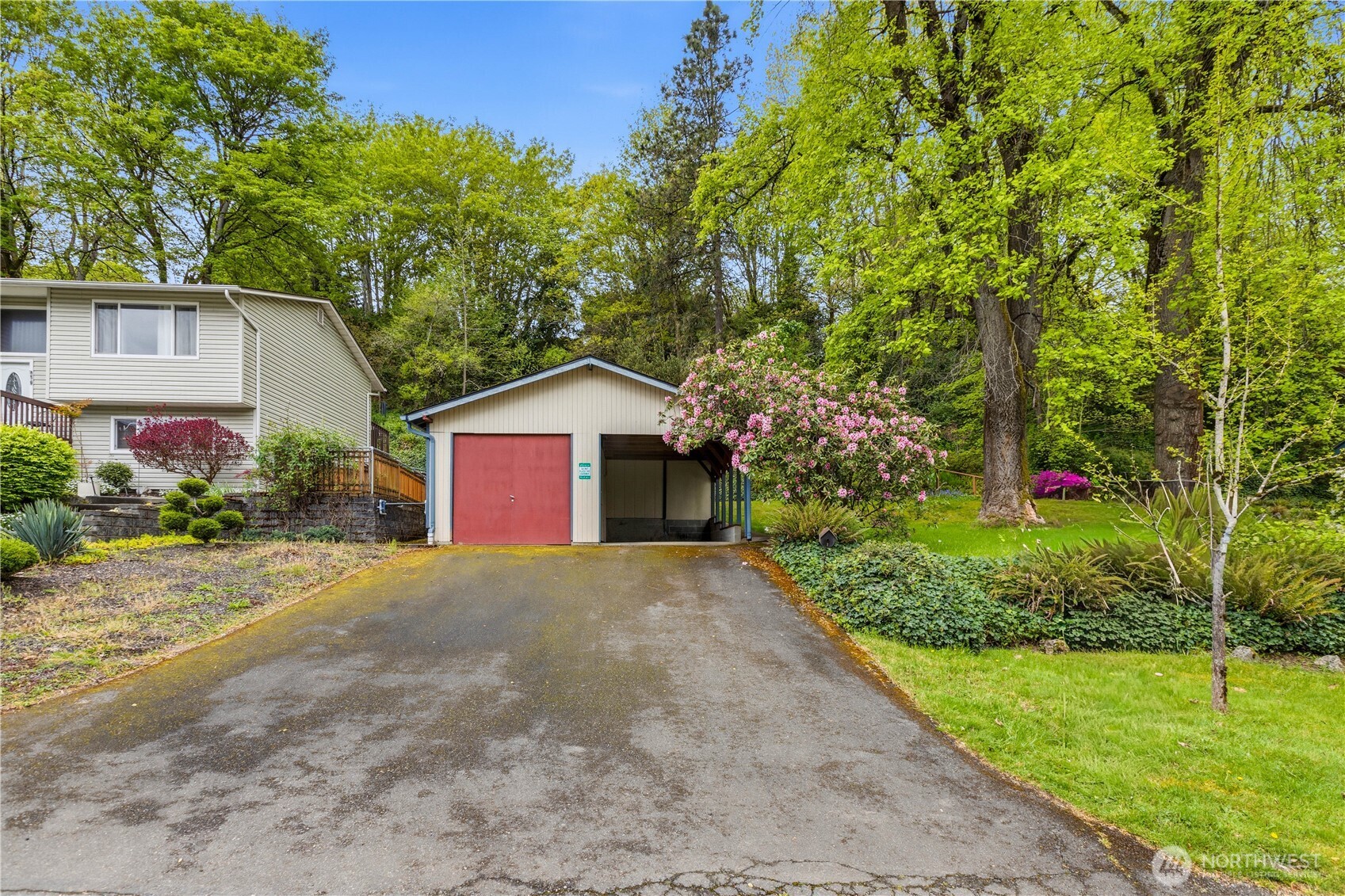 49 31st Avenue S Seattle WA 98108