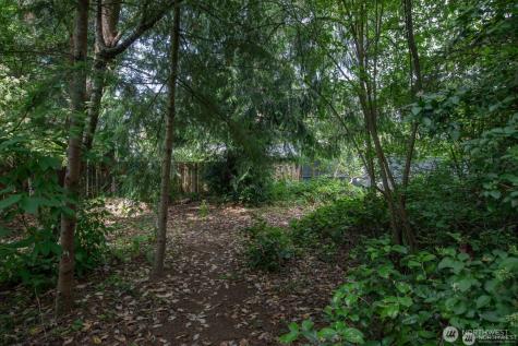 1111 1st Avenue NE Seattle WA 98125