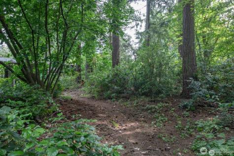 1111 1st Avenue NE Seattle WA 98125