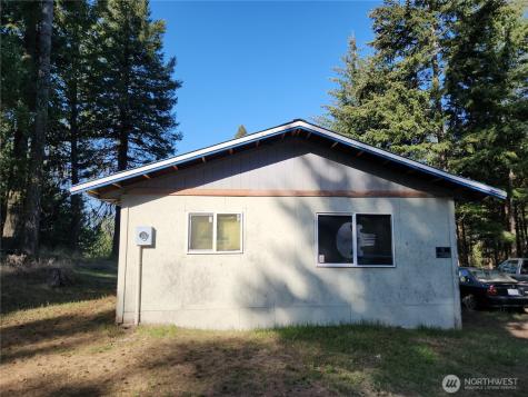 51 Trapline Loop Road Oroville WA 98844