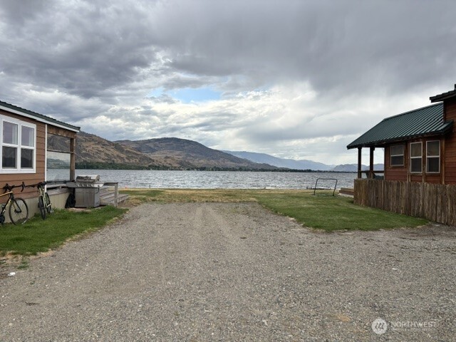 17 Oro Beach Lane Oroville WA 98844