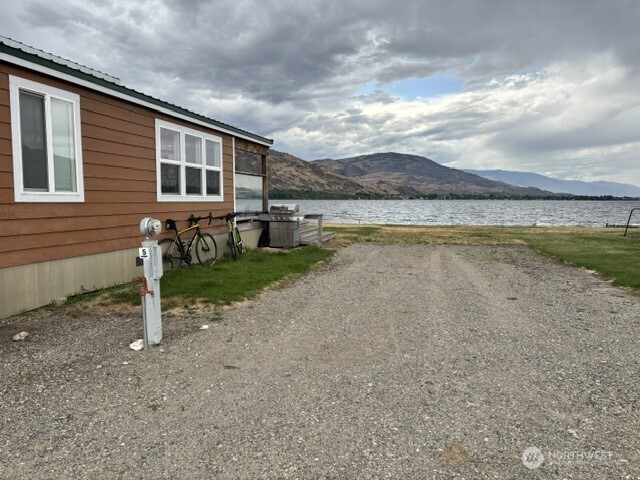 17 Oro Beach Lane Oroville WA 98844