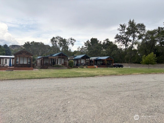 17 Oro Beach Lane Oroville WA 98844