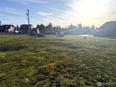 555 Canal Drive NE Ocean Shores WA 98569