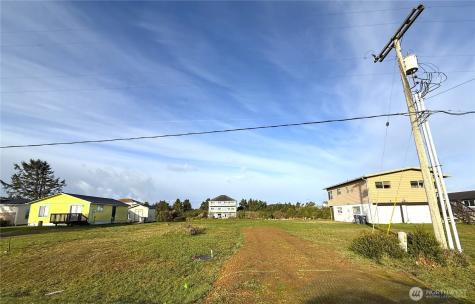 555 Canal Drive NE Ocean Shores WA 98569