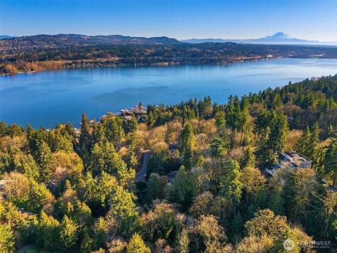 43 Fernbrook Drive Mercer Island WA 98040