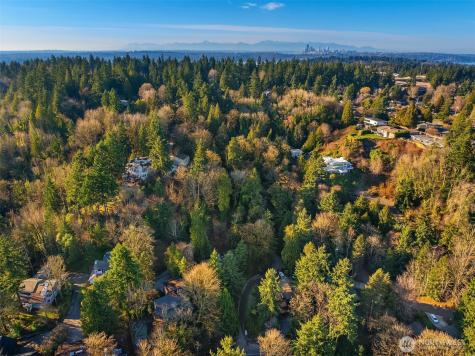 43 Fernbrook Drive Mercer Island WA 98040