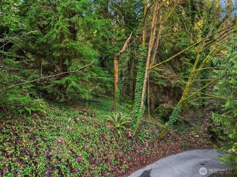 43 Fernbrook Drive Mercer Island WA 98040