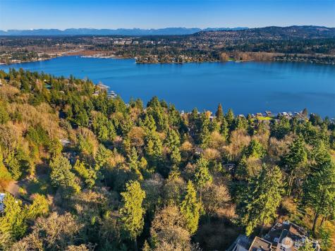 43 Fernbrook Drive Mercer Island WA 98040