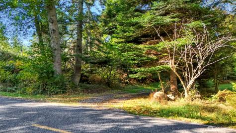 16 S Nugent Road Lummi Island WA 98262