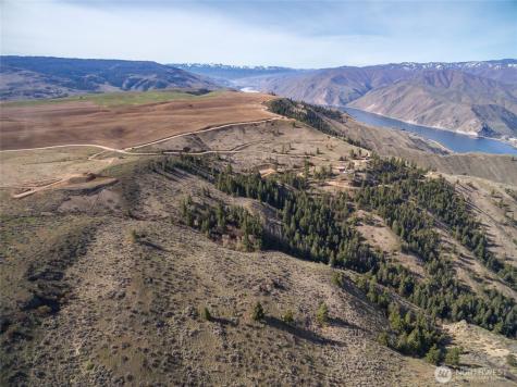 13 Road S NW Waterville WA 98858