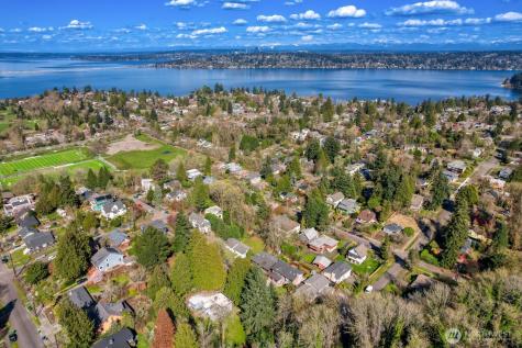 4712 44th Avenue S Seattle WA 98118