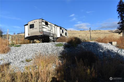 685 Loomis Oroville Road Tonasket WA 98855