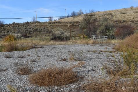 685 Loomis Oroville Road Tonasket WA 98855