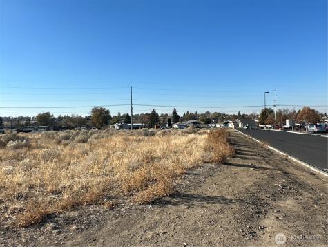 96 W Central Drive Moses Lake WA 98837