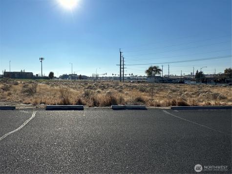 96 W Central Drive Moses Lake WA 98837
