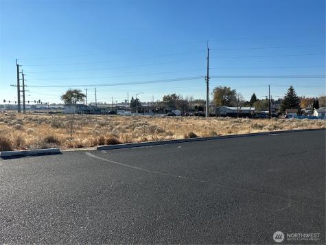 96 W Central Drive Moses Lake WA 98837