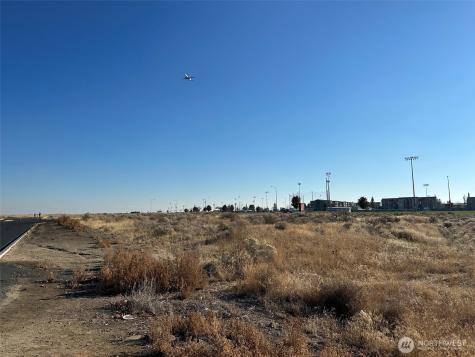 96 W Central Drive Moses Lake WA 98837