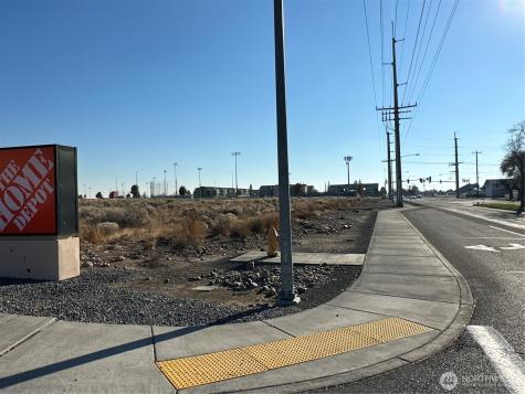 96 W Central Drive Moses Lake WA 98837