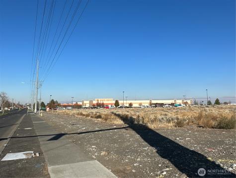 96 W Central Drive Moses Lake WA 98837