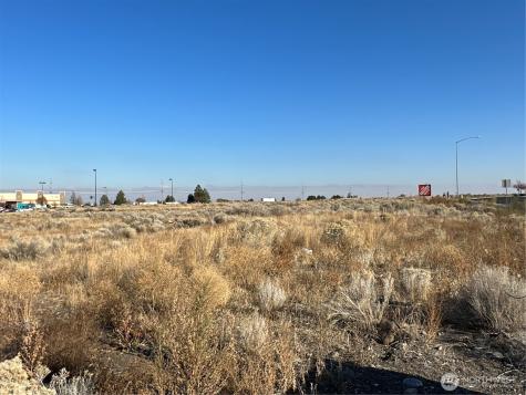 96 W Central Drive Moses Lake WA 98837