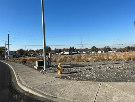 96 W Central Drive Moses Lake WA 98837