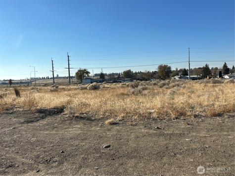 96 W Central Drive Moses Lake WA 98837