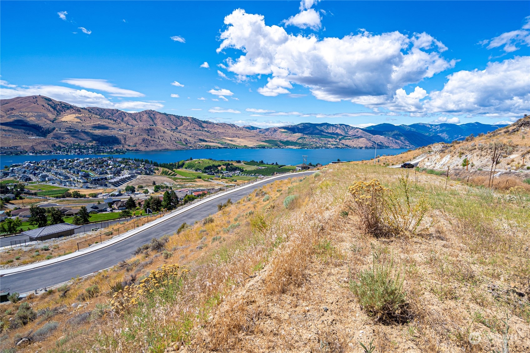 929 Long Drive Chelan WA 98816