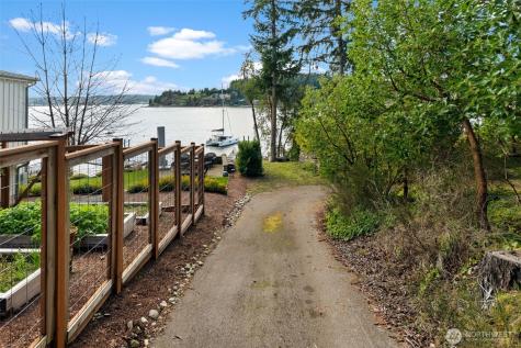 2622 East Bay Drive Gig Harbor WA 98335