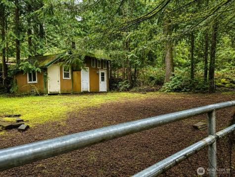 89 Wye Lake Blvd SW Port Orchard WA 98367