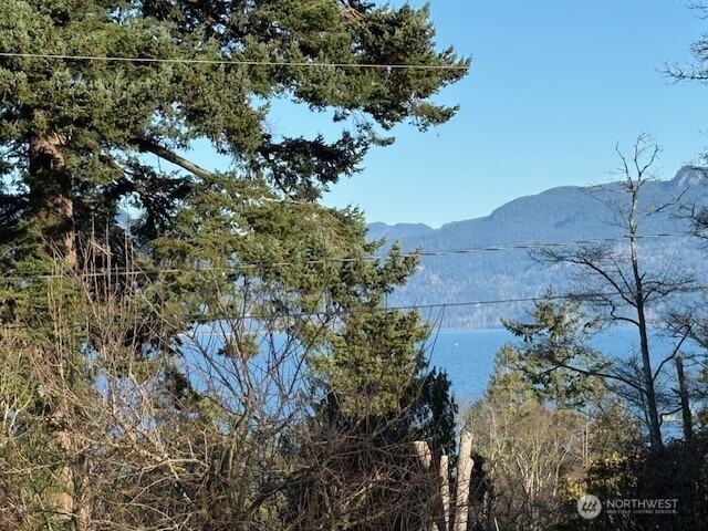 4904 Roney Road Bow WA 98232