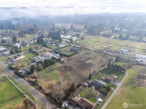 11104 8th Street E Puyallup WA 98372