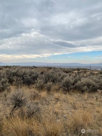 4915 W Coyote Trail Ephrata WA 98823