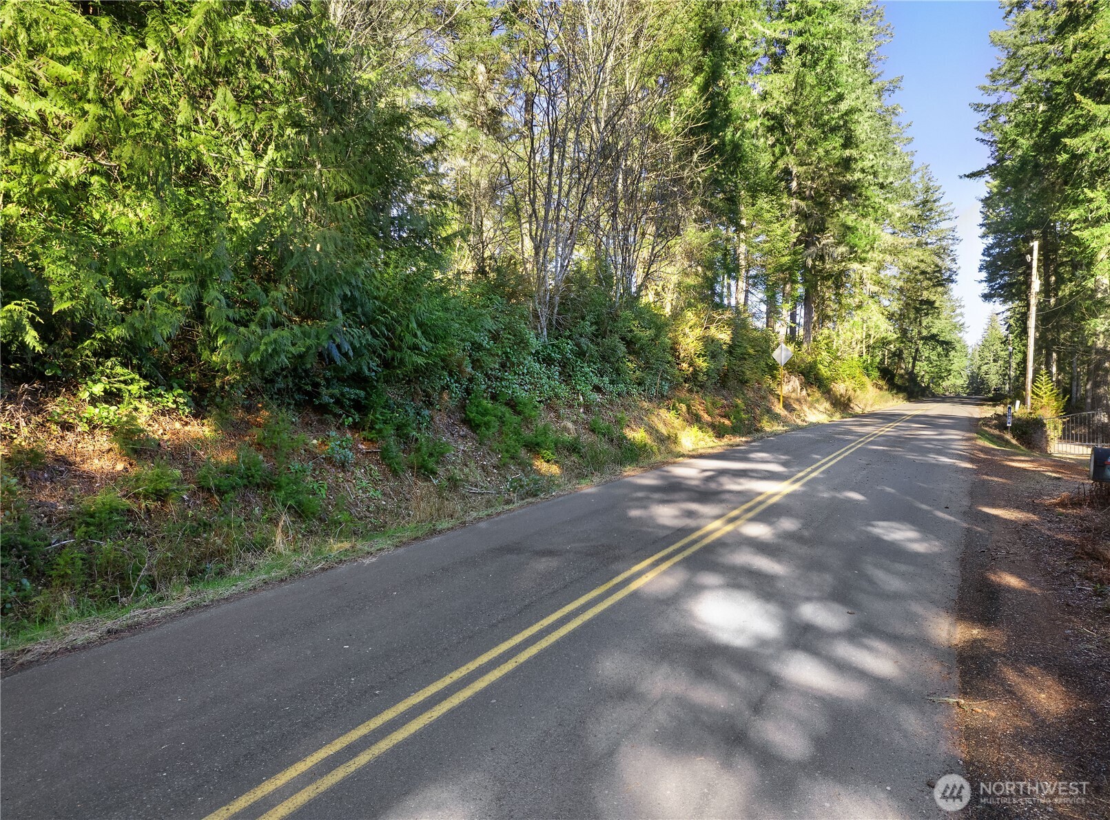 1671 E Phillips Lake Loop Road Shelton WA 98584